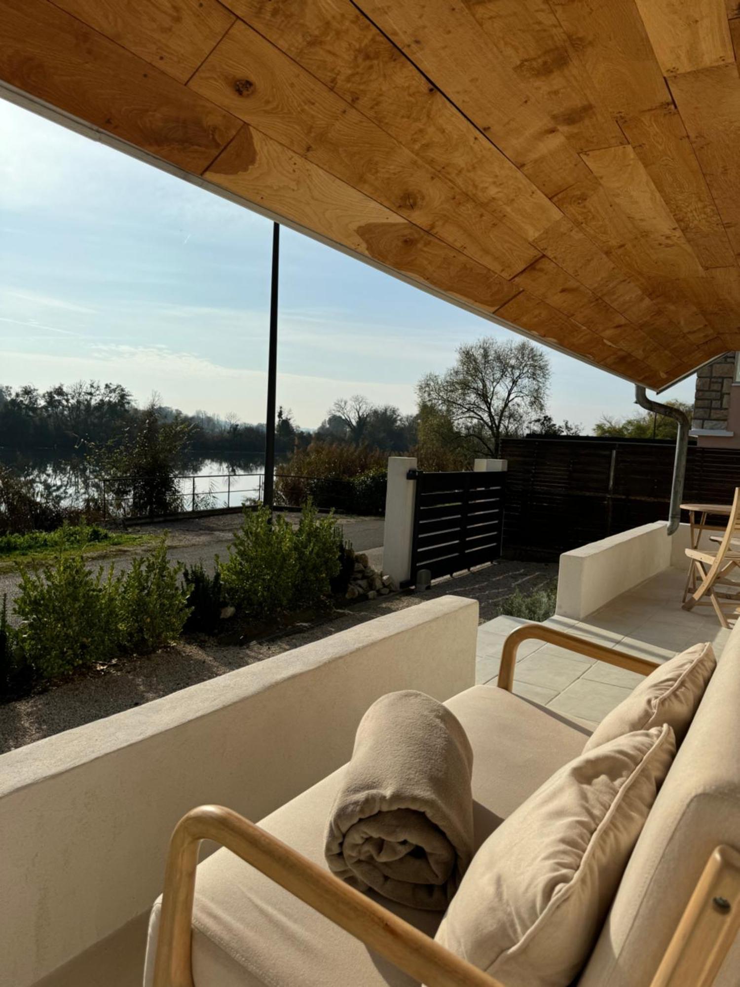 Maison Au Bord De L'Eau Les Roches Rochefort-sur-Nenon Dış mekan fotoğraf